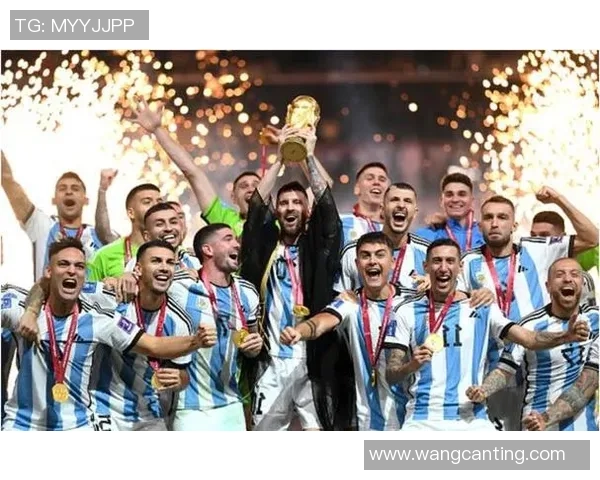 历届足球巨星风采回顾 从贝利到梅西的传奇之路